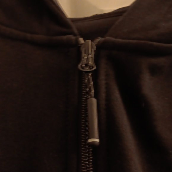 Alienware men's black zipped gaming hoodie, size medium. - Picture 3 of 11
